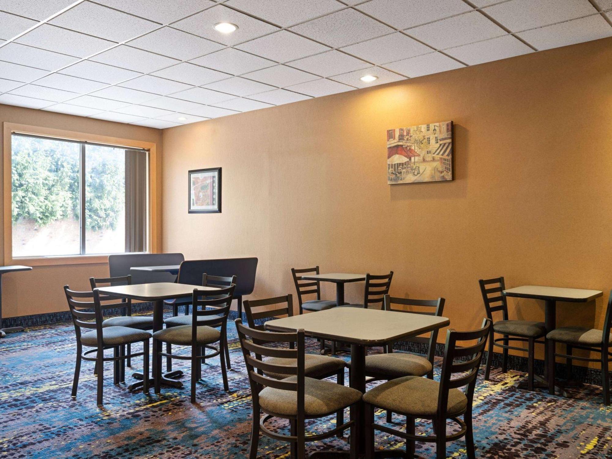 Baymont By Wyndham Indianapolis East Hotel Luaran gambar